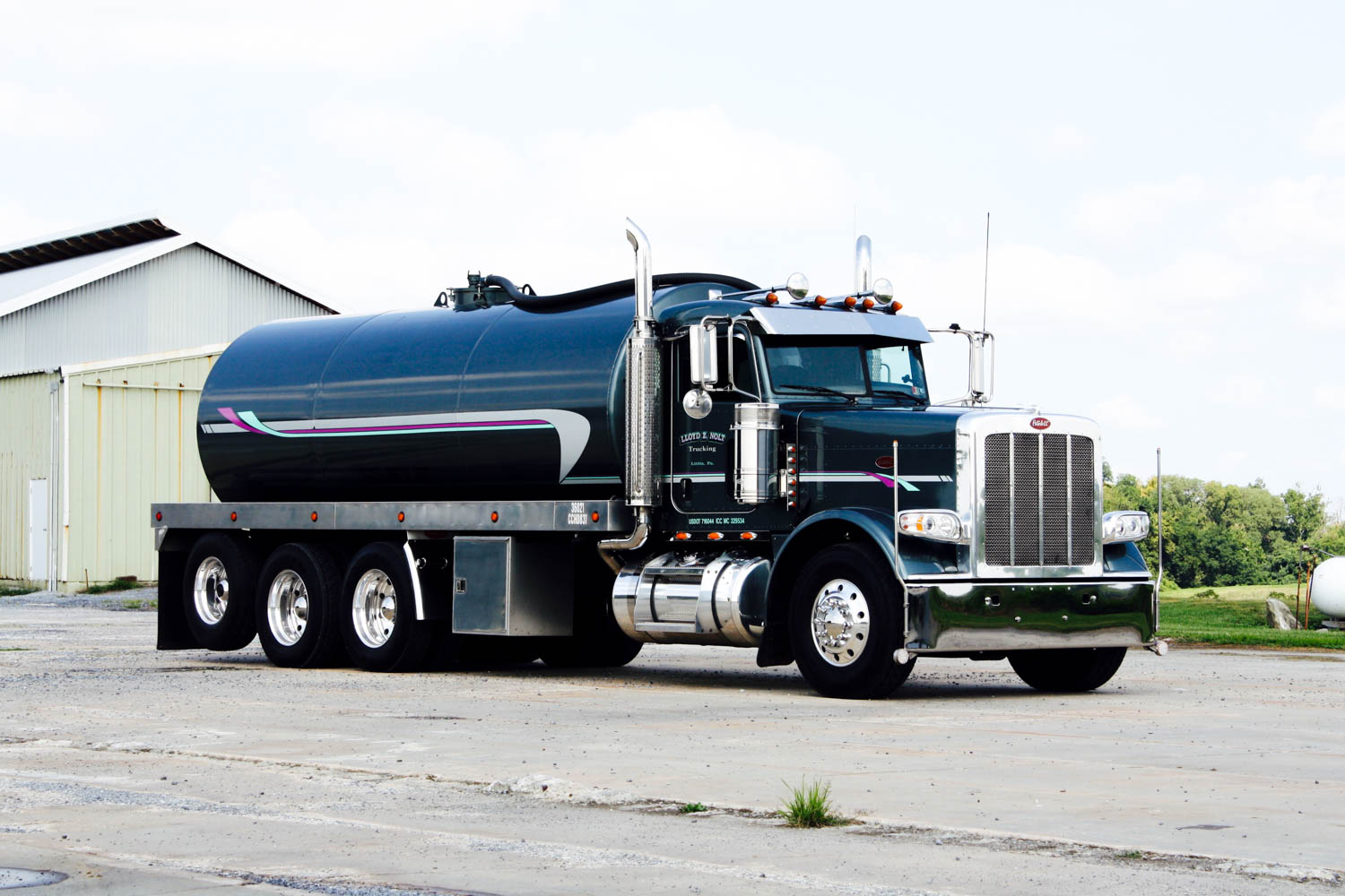 blue-tank-truck